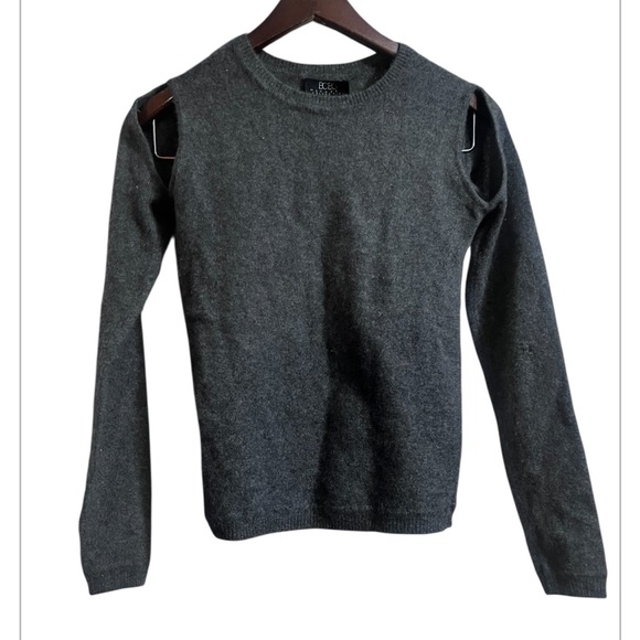 Vtg BCBG Cold Shoulder Gray 100% Cashmere Sweater Sz S Women - Picture 2 of 6